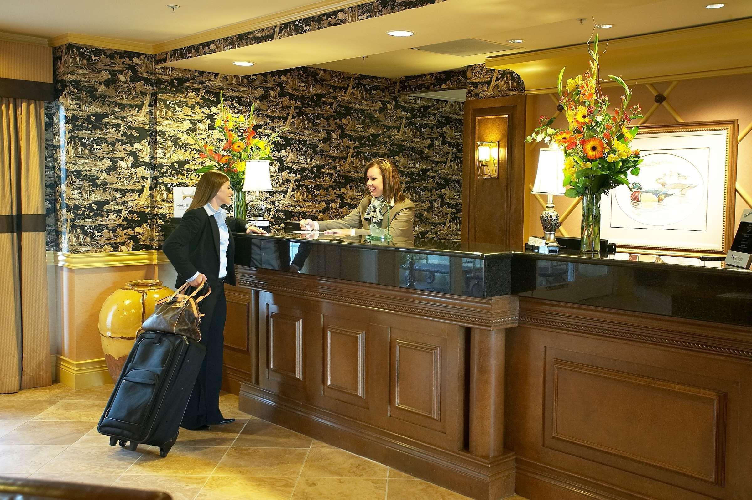 Homewood Suites By Hilton At The Waterfront Wichita Dalaman gambar
